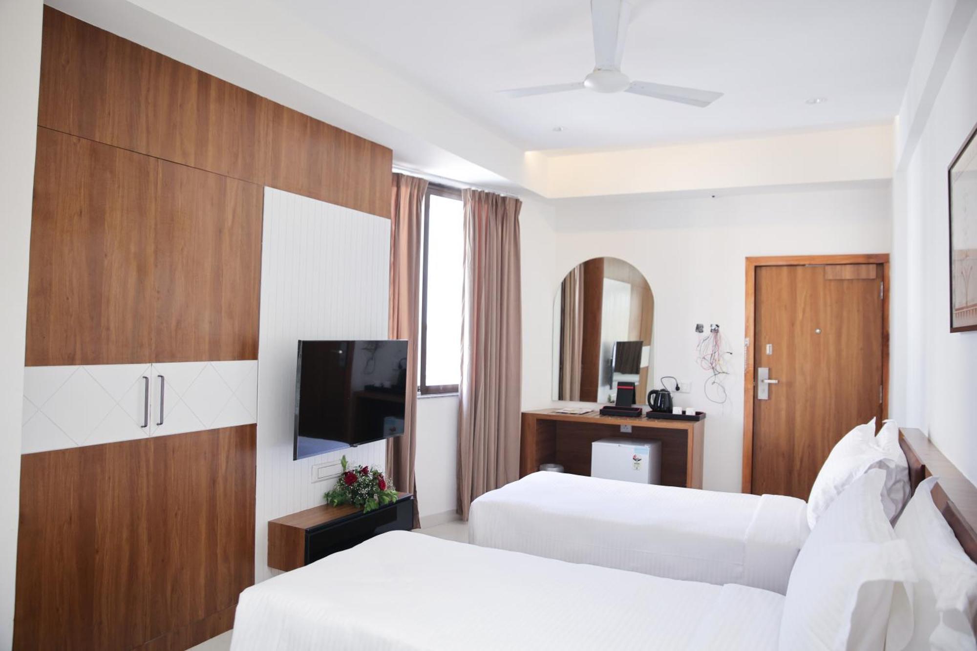 Lords Eco Inn, Ambaji Exterior photo