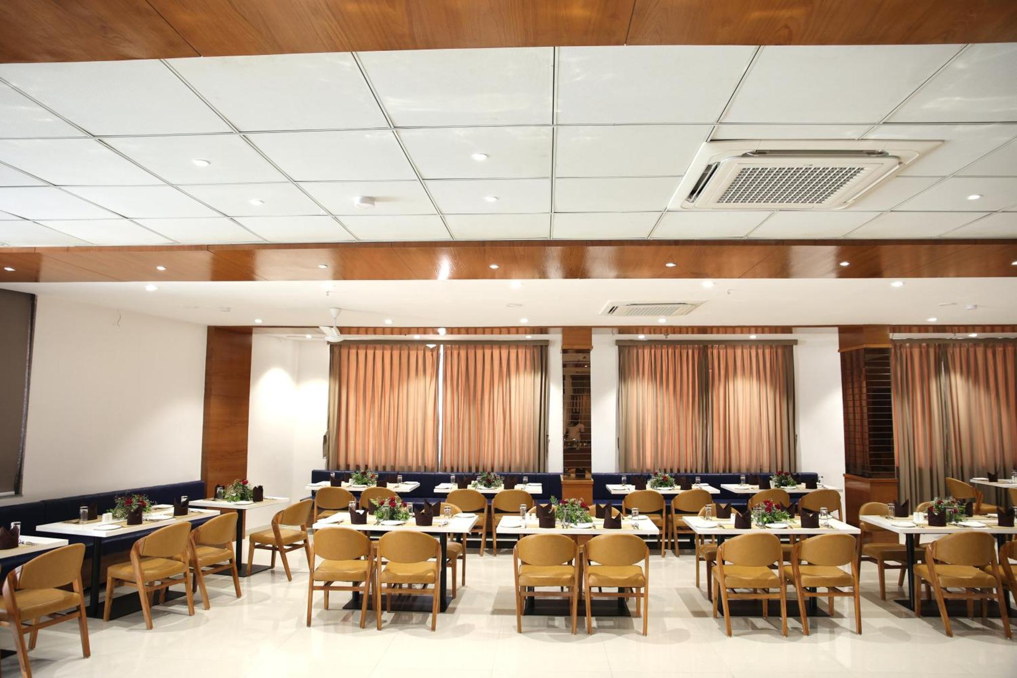 Lords Eco Inn, Ambaji Exterior photo